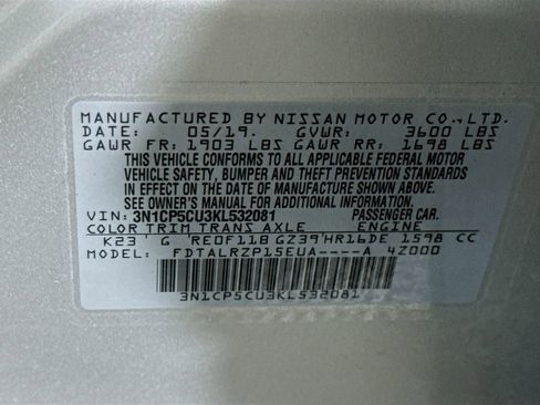 Used 2019 Nissan Kicks S image 32