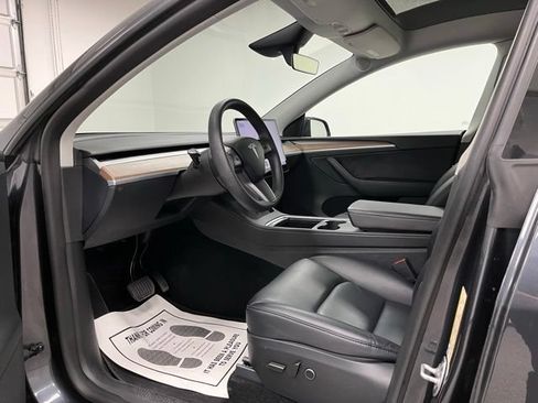 Used 2024 Tesla Model Y 2WD image 20