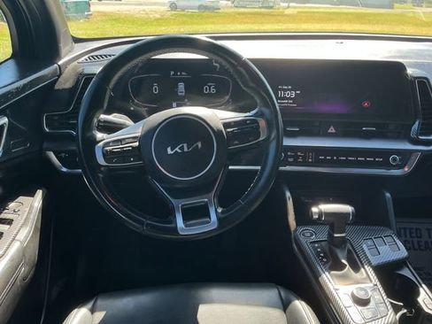 Used 2023 Kia Sportage EX image 15
