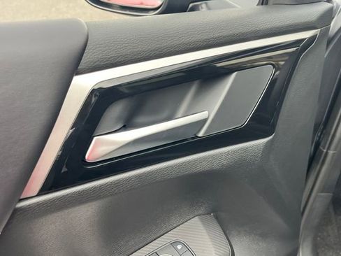 New 2026 Mitsubishi Outlander LE FWD image 12