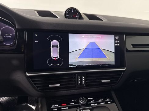 Certified 2023 Porsche Cayenne AWD/4WD image 30