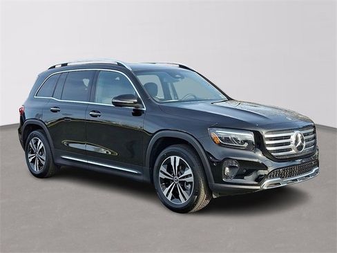 New 2025 Mercedes-Benz GLB 250 4MATIC image 3