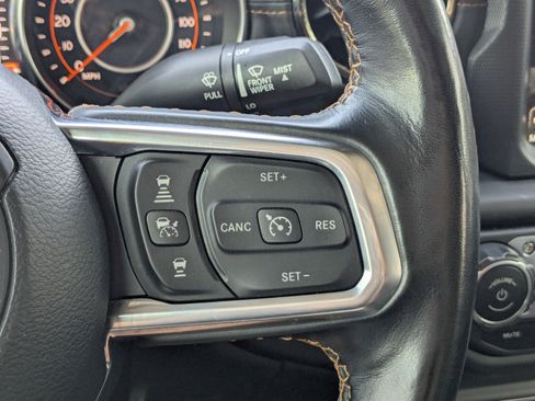 Used 2021 Jeep Gladiator Overland AWD/4WD image 34