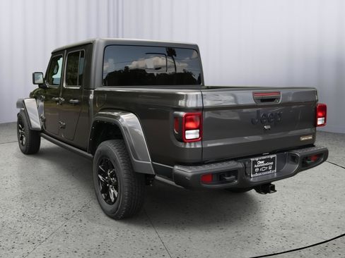 Used 2023 Jeep Gladiator Sport AWD/4WD image 22