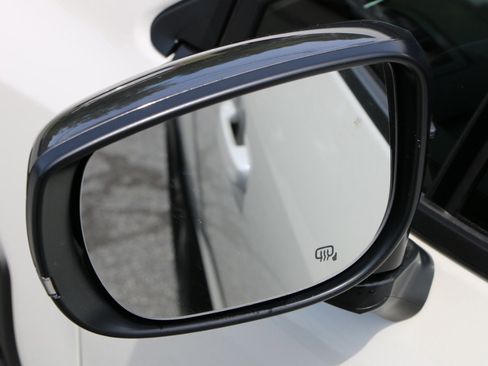 Used 2024 Subaru Crosstrek 2.0i Premium AWD/4WD image 15