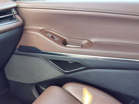 Used 2025 Lincoln Navigator Reserve image 24