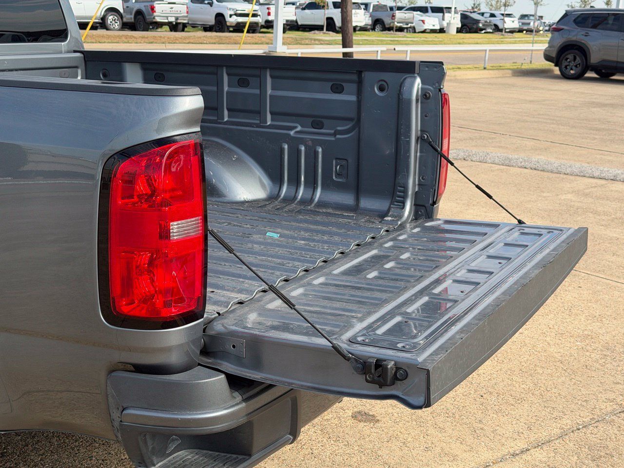Used 2022 Chevrolet Colorado LT RWD image 27
