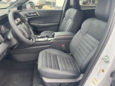 New 2026 Mitsubishi Outlander LE FWD image 15