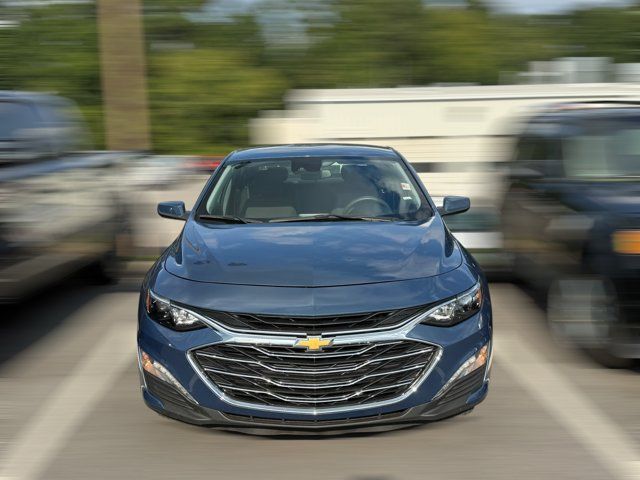 Used 2024 Chevrolet Malibu LT FWD image 2