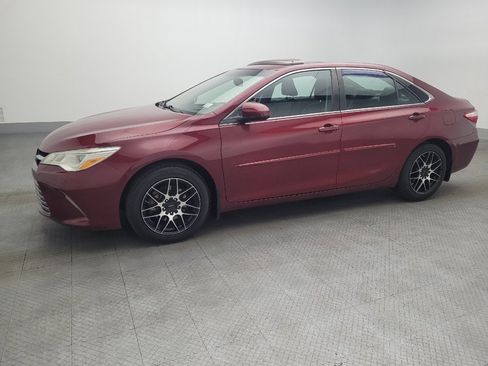 Used 2017 Toyota Camry XLE image 2