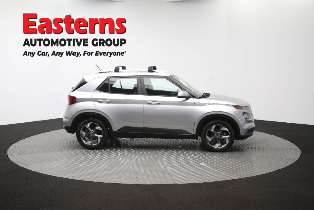 Used 2023 Hyundai Venue SEL FWD image 50