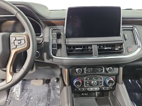 Used 2024 Chevrolet Tahoe High Country AWD/4WD image 18