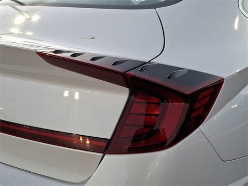 Used 2023 Hyundai Sonata SEL image 16