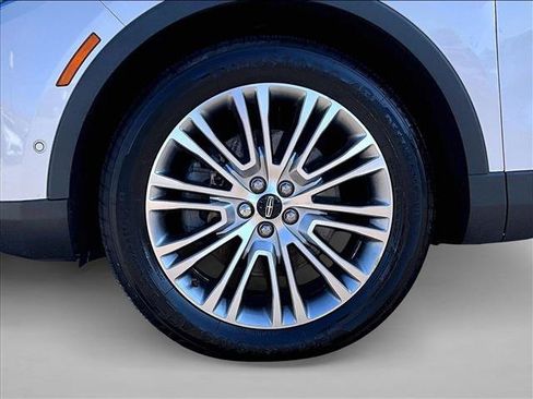 Used 2018 Lincoln MKX Reserve w/ Driver Assistance Package AWD/4WD image 10