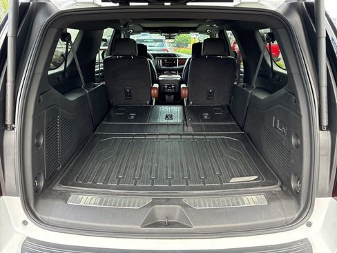 Used 2024 GMC Yukon XL Denali Ultimate AWD/4WD image 37