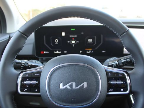New 2027 Kia Carnival SX w/ Dark Edition Package FWD image 33