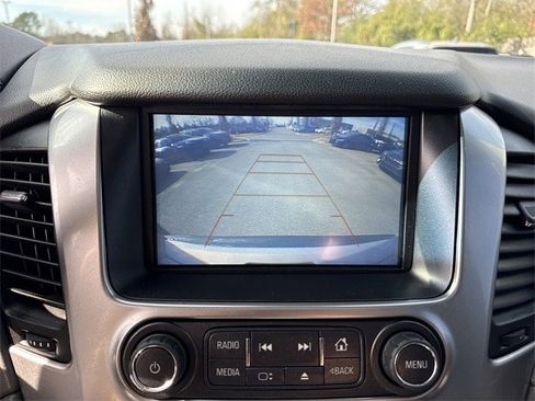 Used 2020 Chevrolet Suburban LT image 33