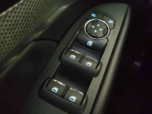 Used 2018 Ford Explorer XLT FWD image 27