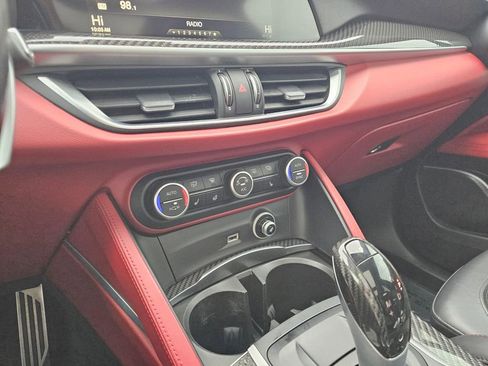 Used 2019 Alfa Romeo Stelvio Quadrifoglio image 30