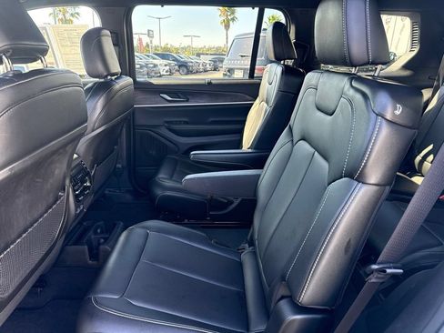 Certified 2024 Jeep Grand Cherokee L Limited w/ Luxury Tech Group II AWD/4WD image 16
