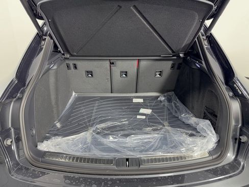 New 2026 Porsche Macan AWD/4WD image 28