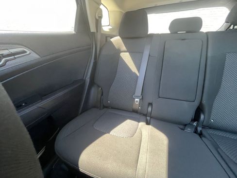 Used 2025 Kia Sportage LX image 38