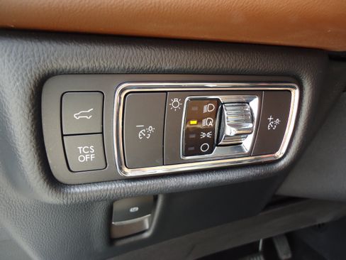 Used 2022 Lincoln Nautilus Reserve w/ Equipment Group 201A AWD/4WD image 14