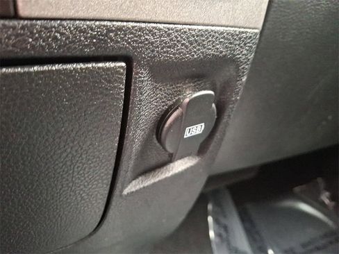 Used 2017 RAM 1500 Express image 25