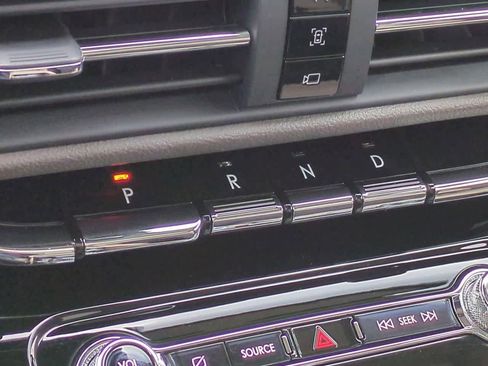 Used 2022 Lincoln Corsair Reserve w/ Equipment Group 201A image 33