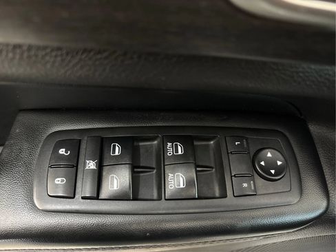 Used 2017 Jeep Grand Cherokee Altitude AWD/4WD image 38