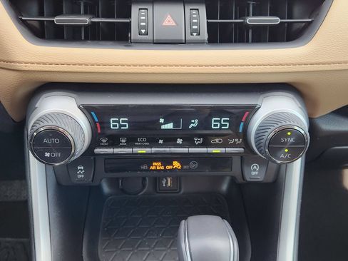 Used 2025 Toyota RAV4 XLE Premium FWD image 22