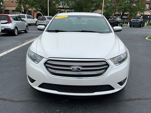 Used 2015 Ford Taurus SEL FWD image 2