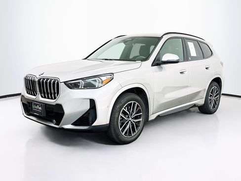Used 2025 BMW X1 xDrive28i w/ M Sport Package AWD/4WD image 3
