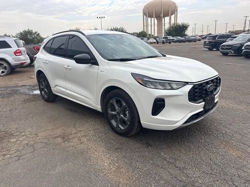 Used 2024 Ford Escape ST-Line w/ Tech Pack #1 FWD image 3