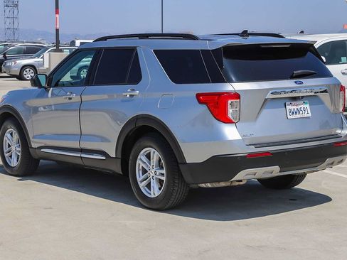 Used 2021 Ford Explorer XLT w/ Equipment Group 202A RWD image 10