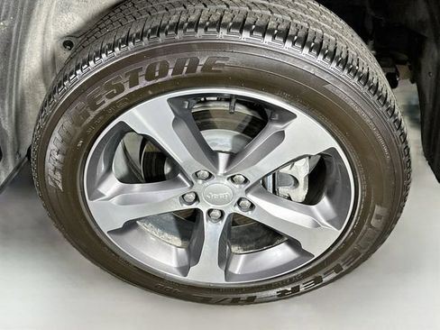 Used 2023 Jeep Grand Cherokee 4WD 4xe image 31