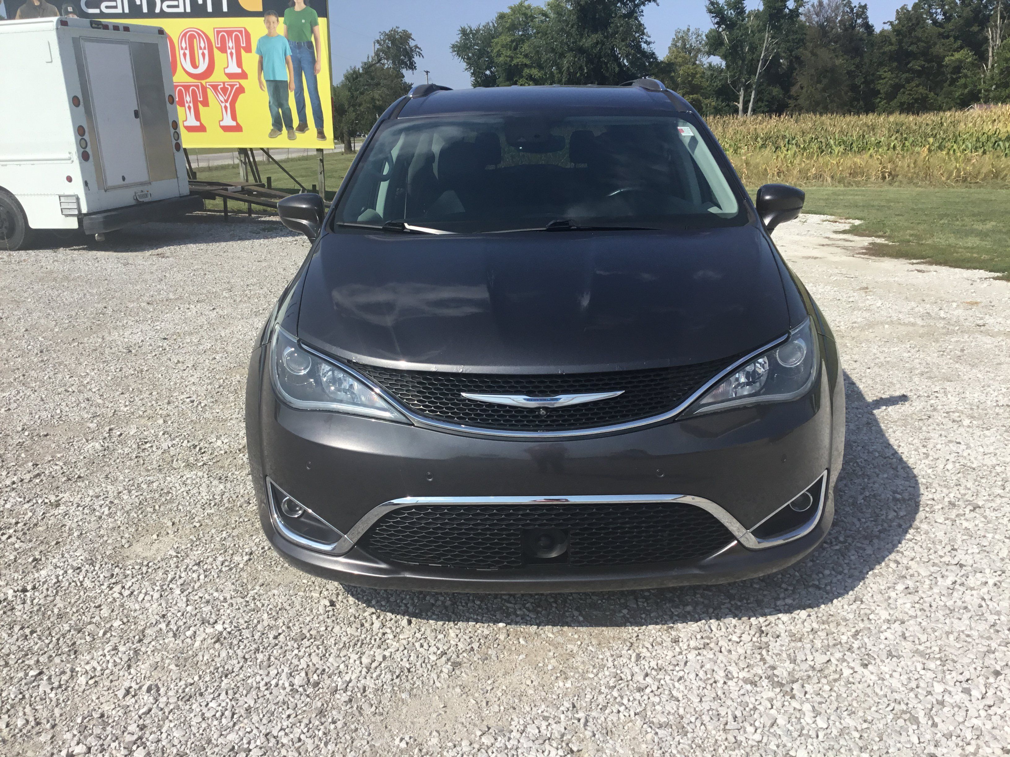 Used 2017 Chrysler Pacifica Touring-L Plus w/ Advanced Safetytec Group FWD image 8