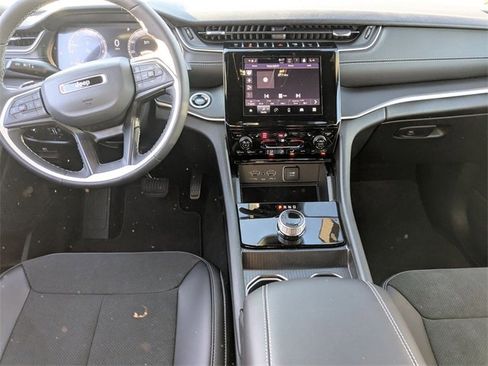 New 2025 Jeep Grand Cherokee L Altitude image 23