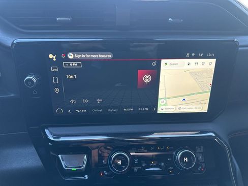 Used 2023 GMC Sierra 1500 AT4 w/ Technology Package image 3