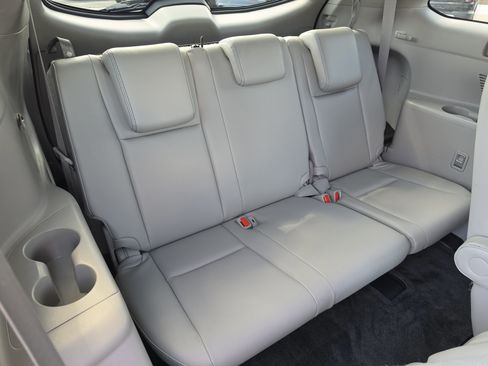 Certified 2018 Toyota Highlander XLE FWD image 13
