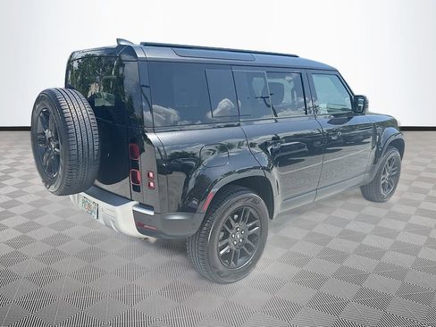 Used 2025 Land Rover Defender 110 S image 8