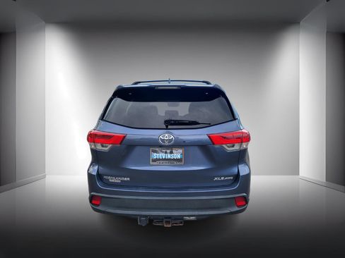Used 2017 Toyota Highlander XLE image 4