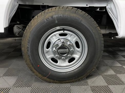 New 2026 Ford F250 XL w/ XL Chrome Package image 10