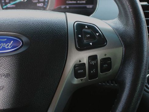 Used 2017 Ford Taurus SEL w/ Equipment Group 201A image 21