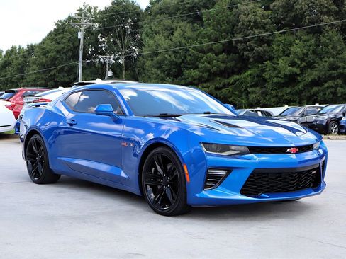Used 2016 Chevrolet Camaro SS RWD image 9