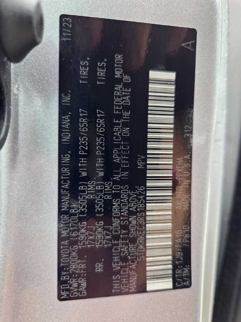 Used 2024 Toyota Sienna LE FWD image 21
