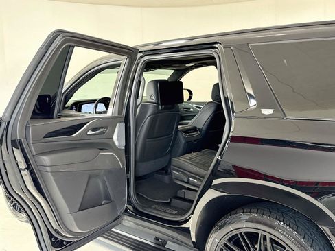 Used 2023 Cadillac Escalade V w/ LPO, ONYX Package AWD/4WD image 27