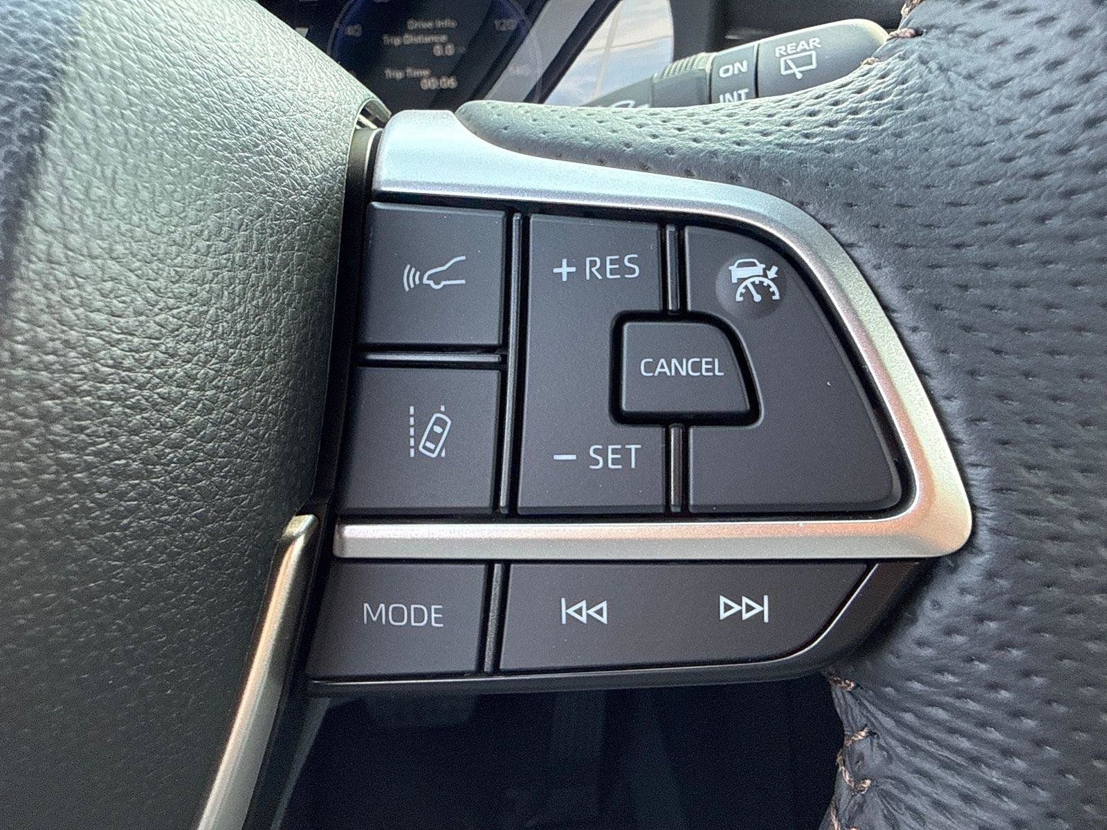 Used 2026 Toyota Sienna Limited AWD/4WD image 17