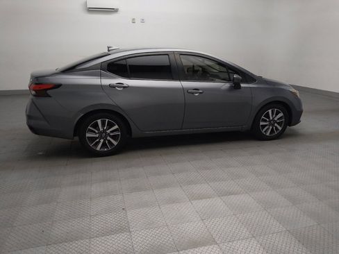 Used 2020 Nissan Versa SV image 10