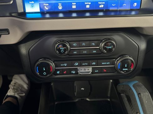 Used 2022 Ford Bronco Wildtrak AWD/4WD image 17